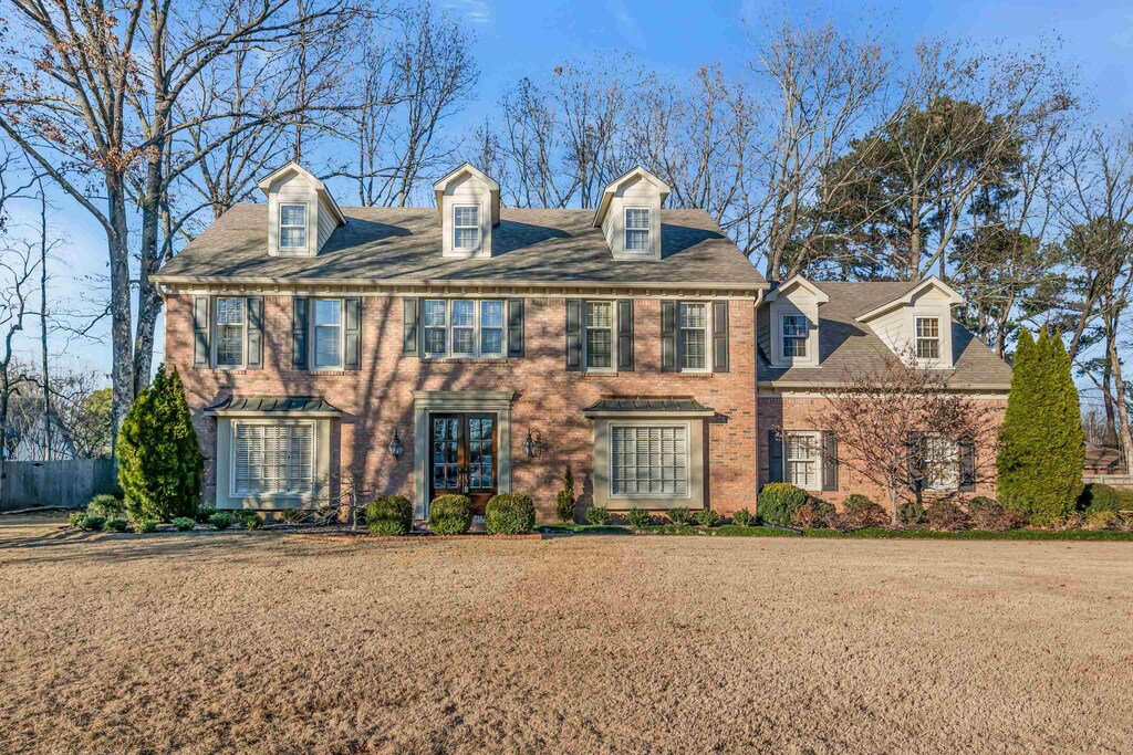 8760 Birch Park Ln, Germantown, TN 38139 - colonial-style house with a front yard