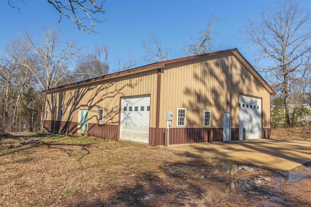 view of outdoor structure with a garage