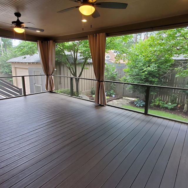 deck with ceiling fan