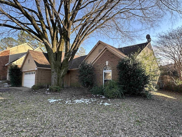 view of front of property featuring a garage