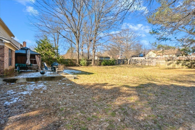 view of yard featuring a patio area