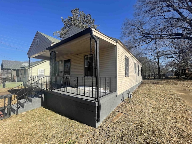 view of front facade with covered porch