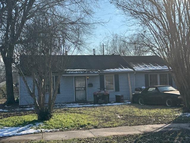 4375 Jamaica Dr, Memphis, TN 38108 - view of single story home