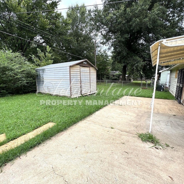 exterior space with a yard