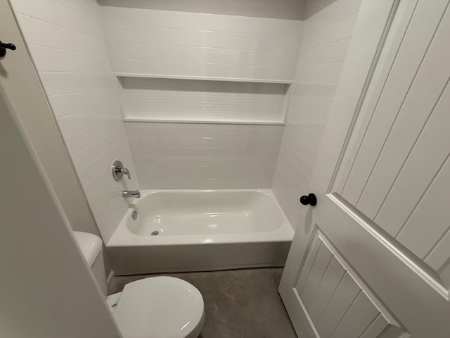 bathroom featuring toilet and washtub / shower combination