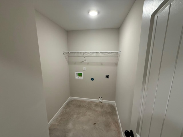 clothes washing area with electric dryer hookup and washer hookup