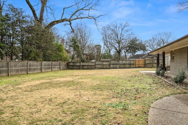 view of yard with a patio area