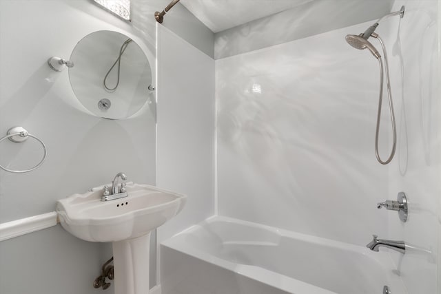 bathroom featuring shower / washtub combination