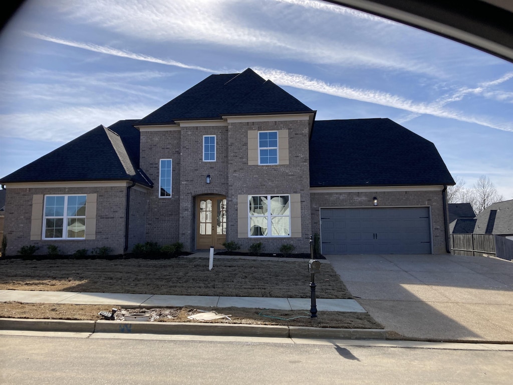 view of front facade featuring a garage