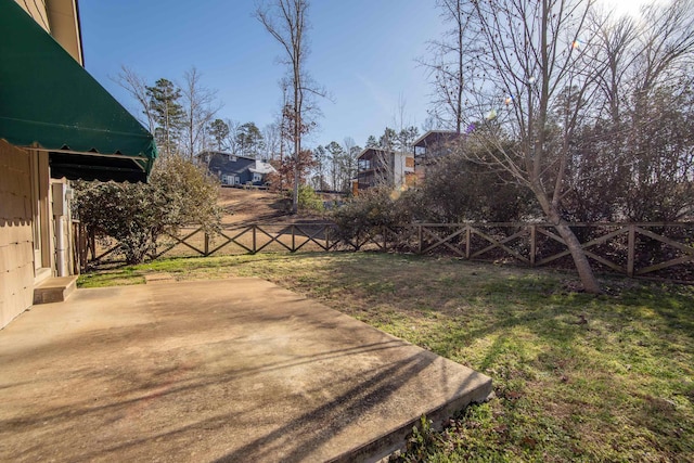 view of yard featuring a patio