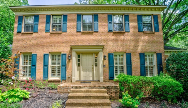 view of colonial inspired home