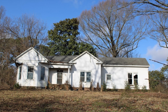 view of front of property