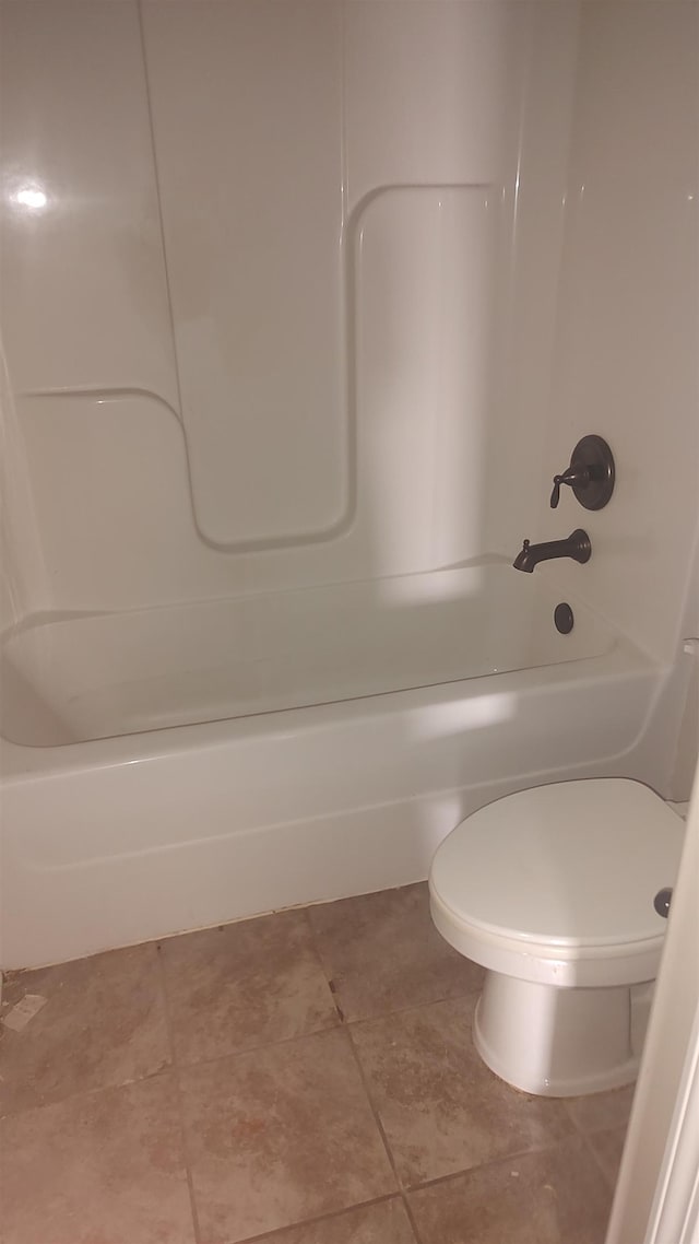 full bath featuring toilet and shower / bathing tub combination