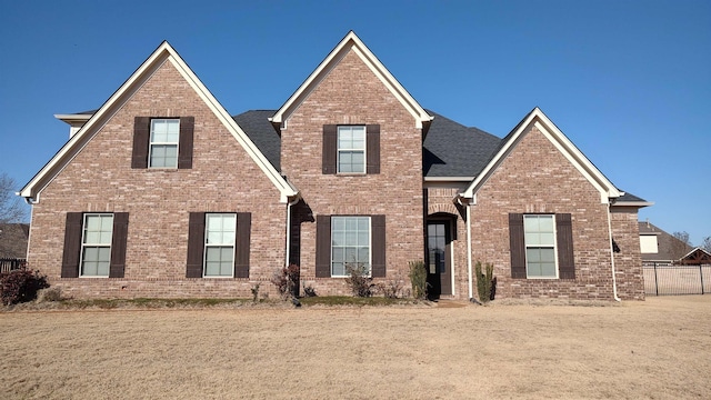 front of property with a front lawn