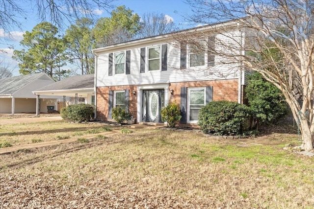 view of front of house featuring a front lawn