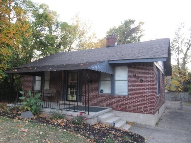 view of front of property with a porch