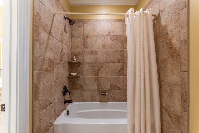 bathroom with shower / bath combo