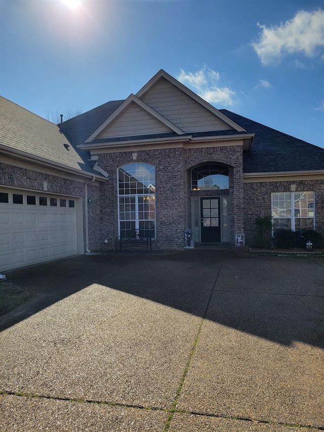 view of front facade featuring a garage