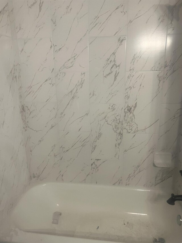 153 Caldwell Ave, Memphis, TN 38107 - full bath featuring tub / shower combination