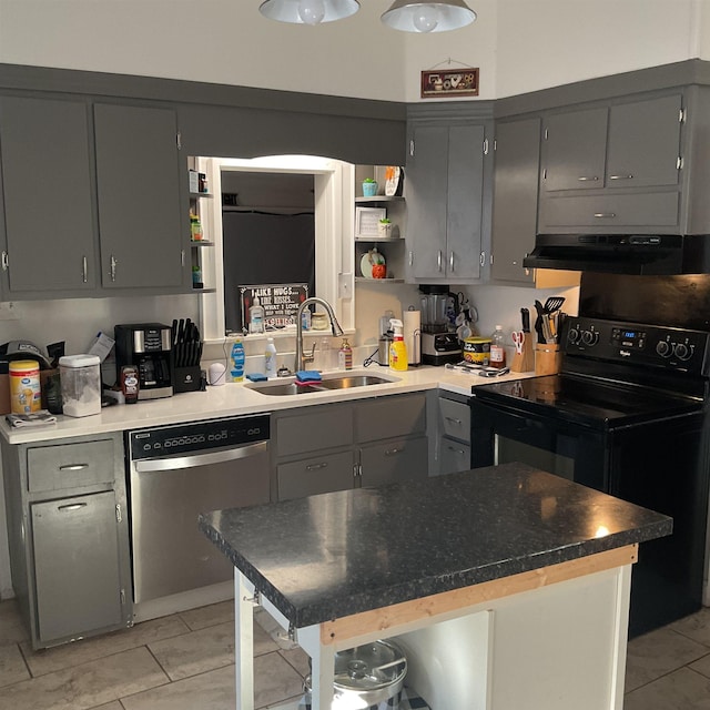 kitchen featuring sink, black range with electric cooktop, stainless steel dishwasher, and kitchen peninsula