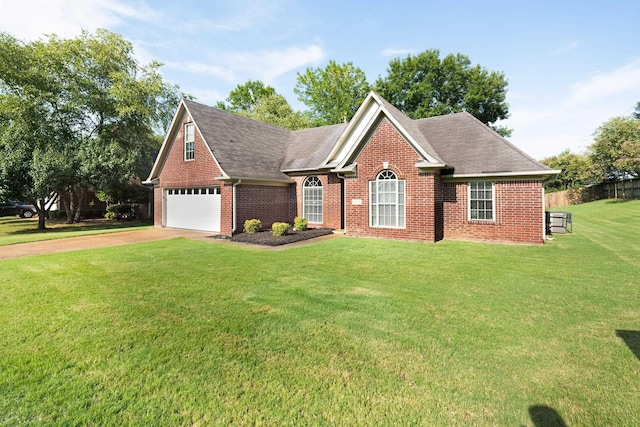 view of front of home featuring a front lawn