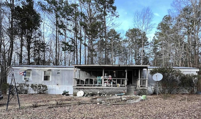 manufactured / mobile home with covered porch