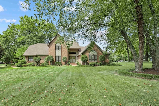 view of front of property with a front lawn