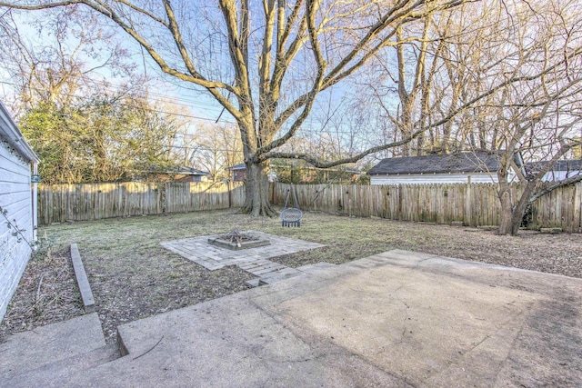 view of yard with a patio