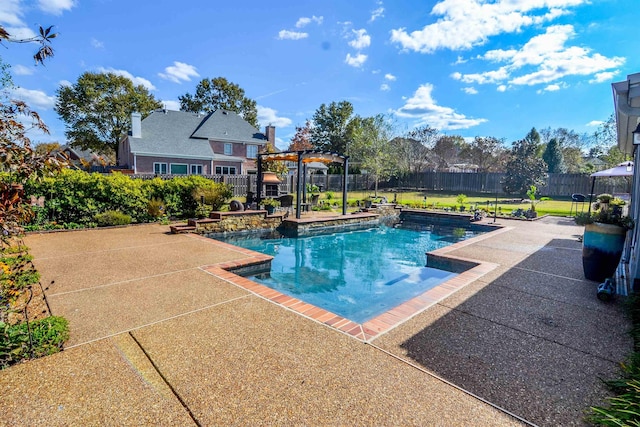 view of swimming pool with a patio and a pergola