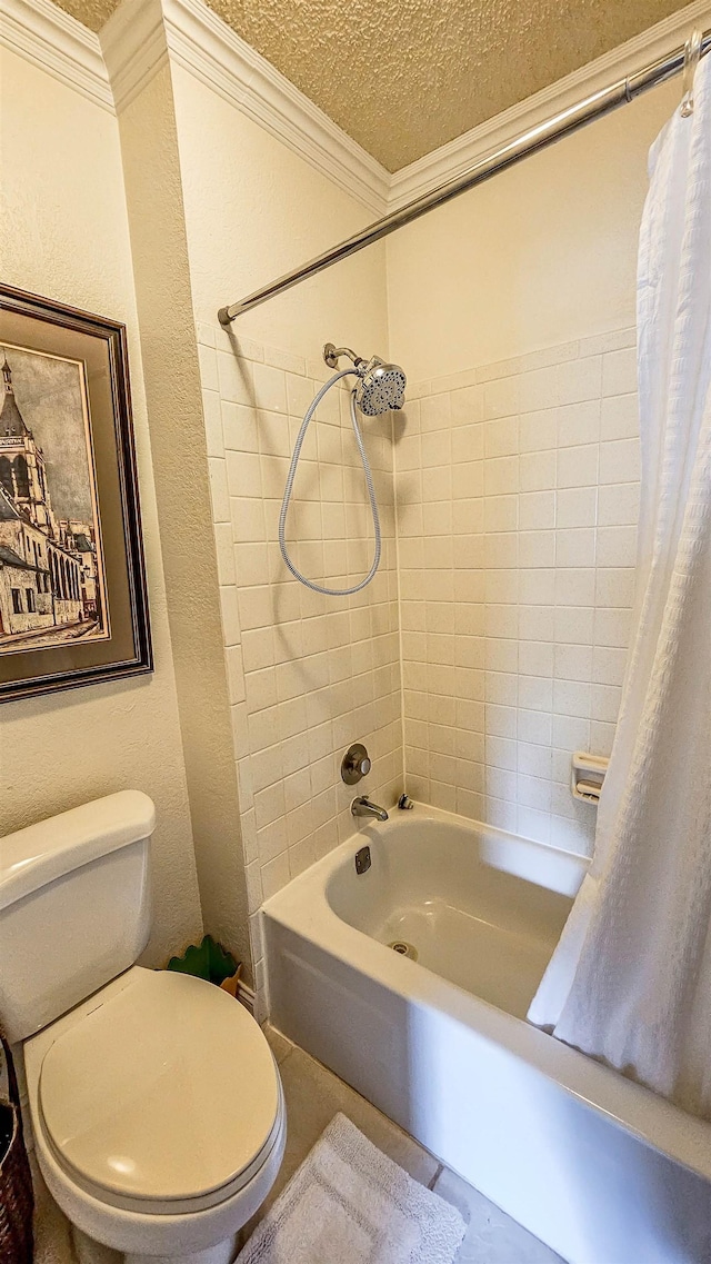 bathroom featuring crown molding, a textured ceiling, toilet, and shower / bath combo