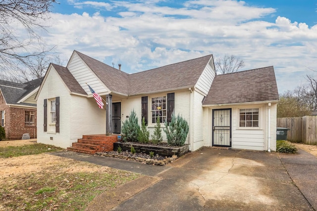 view of front of property