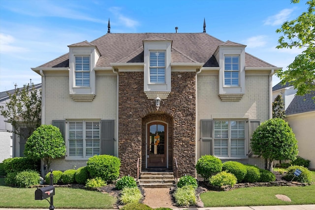 view of front of house with a front yard