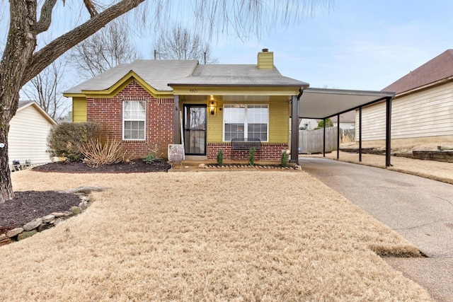 view of front facade featuring a carport