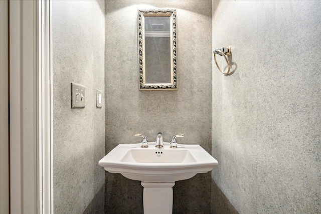 bathroom with sink