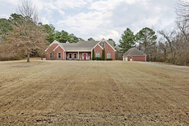 view of front facade with a front lawn