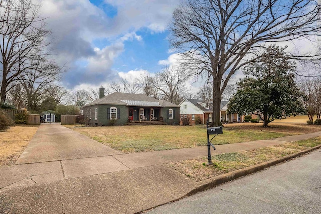 view of front of house with a front lawn