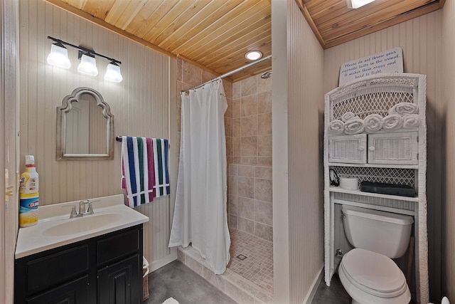 bathroom featuring curtained shower, wooden ceiling, and toilet