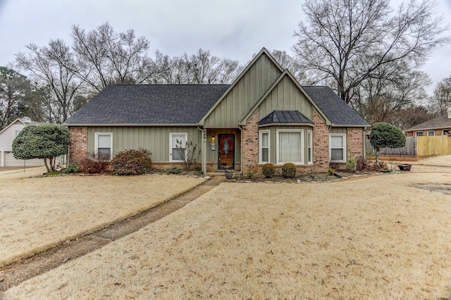 view of front of property with a front yard