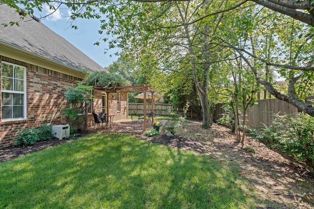 view of yard with a pergola