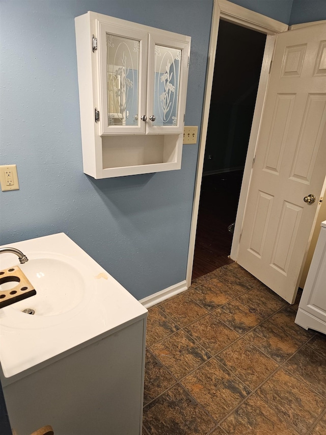 bathroom featuring sink