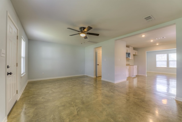 empty room featuring ceiling fan