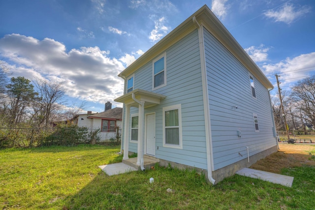 exterior space featuring a lawn