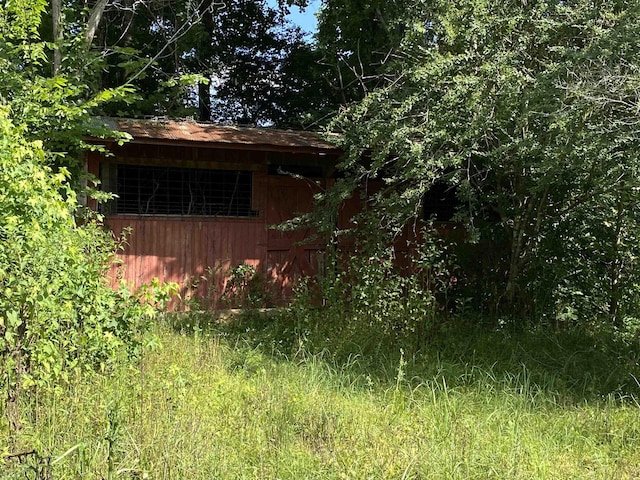 view of outbuilding