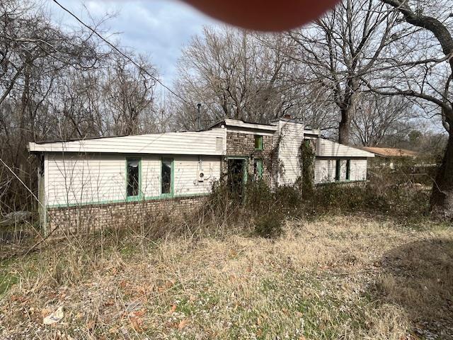 view of side of property