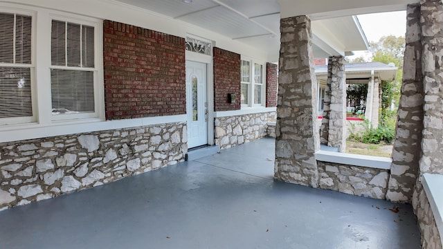 view of patio featuring covered porch