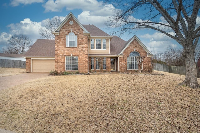 view of front property featuring a garage