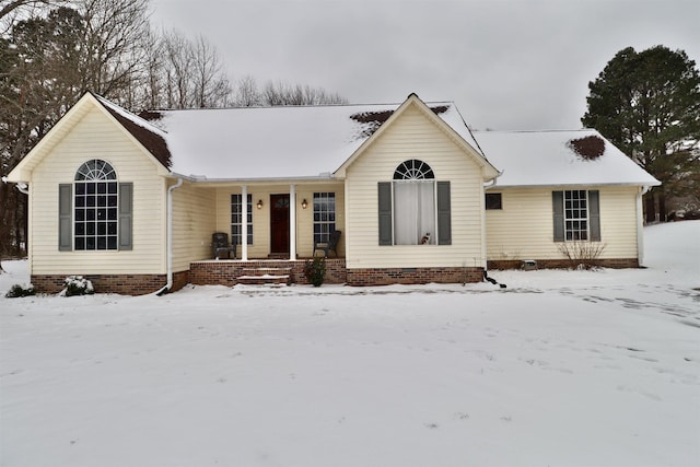 single story home featuring crawl space