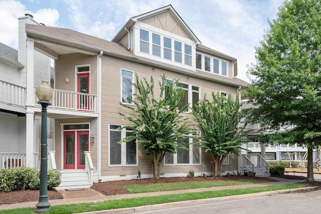 view of front facade featuring crawl space