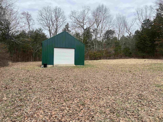 view of detached garage