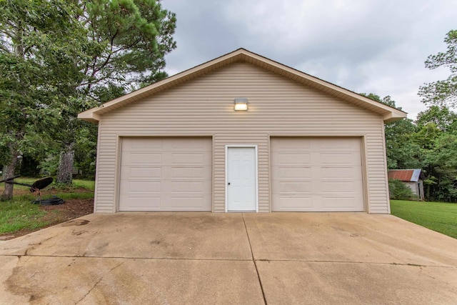 view of detached garage